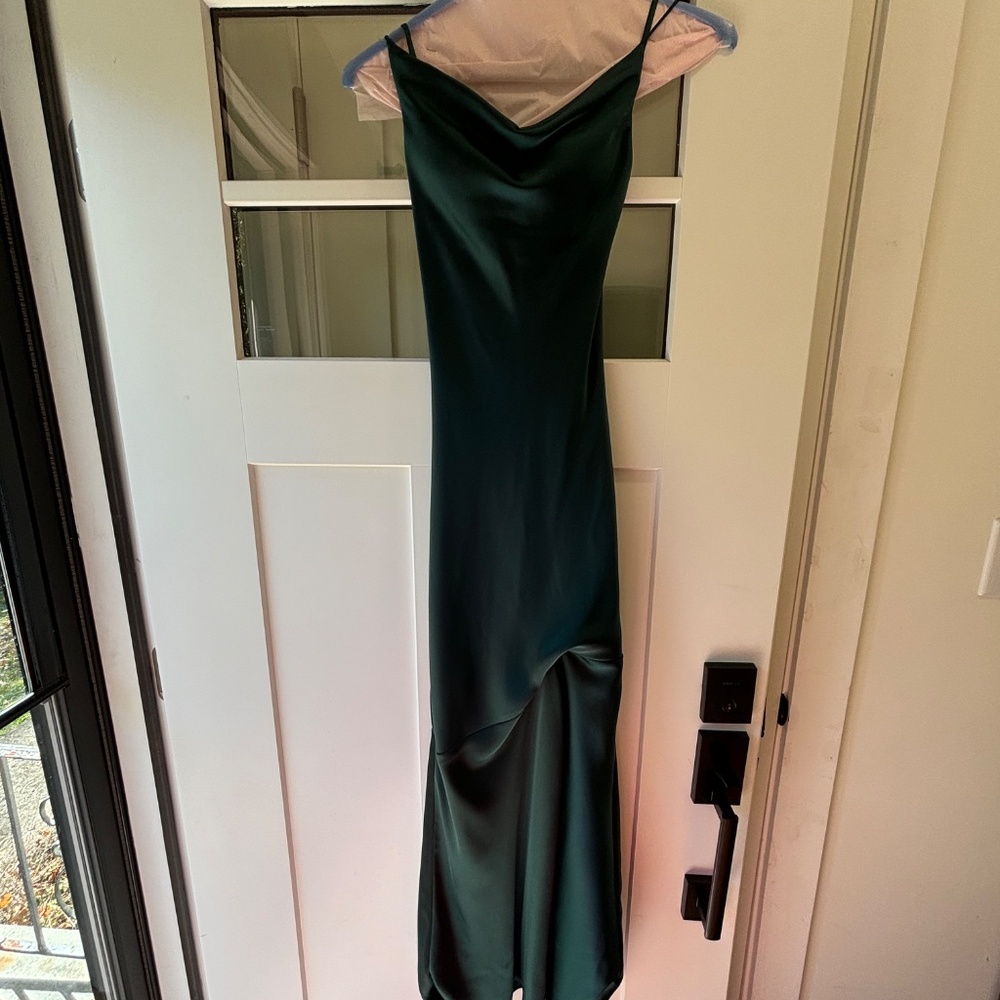 Revelry Kimora Satin Dress in Classic Emerald